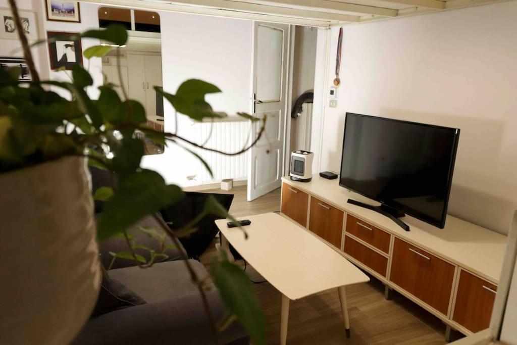 Lovely Flat, Ground Floor Centre Of Bologna! :) Exteriör bild